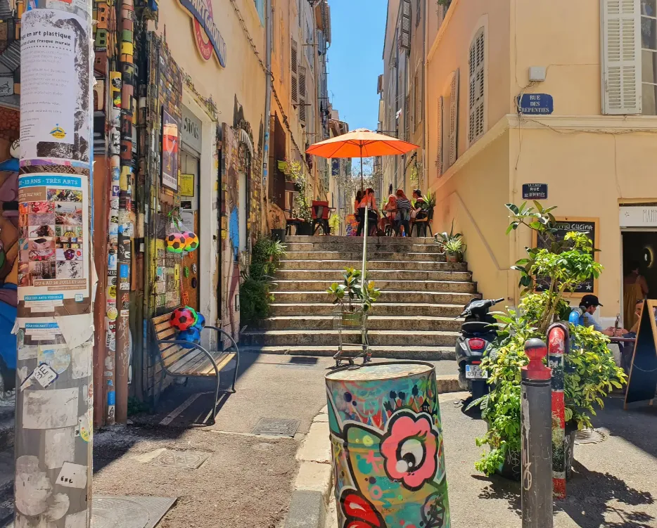 Visiter Marseille Chauffeur privé et transfert vers le quartier du Panier à Marseille