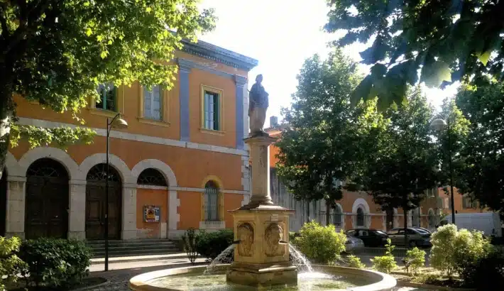 La fontaine du centre-ville de Brignoles